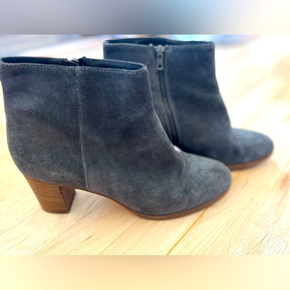 Elegant J Crew Gray Leather Suede Ankle Boots - size 9